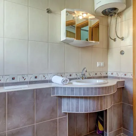 Villa House Tender Near Trogir, Jacuzzi *