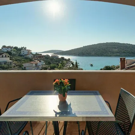 Villa House Tender Near Trogir, Jacuzzi Sevid