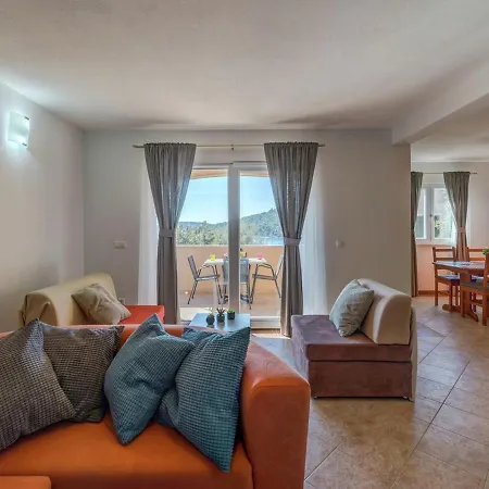 House Tender Near Trogir, Jacuzzi Villa Sevid