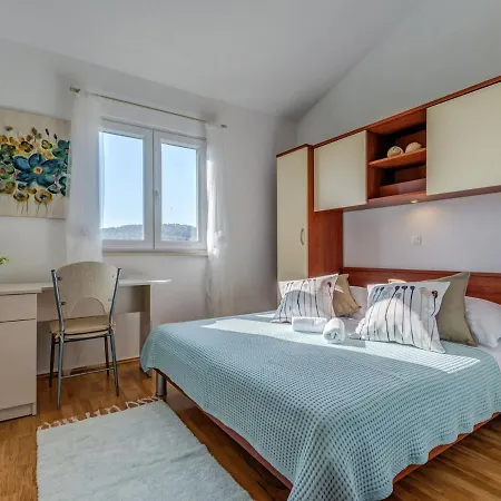 House Tender Near Trogir, Jacuzzi Вилла